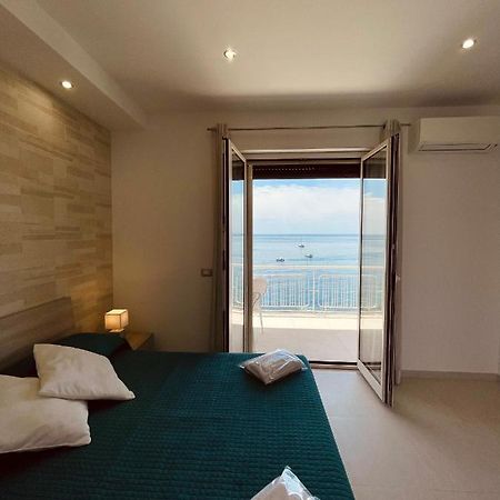 Baia Di Atlantide Apartment Taormina Exterior photo